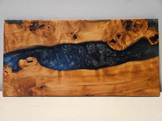 VERKOCHT!!🌌 TXTRENDING Borrelplank – Olijfhout & Epoxy | 48×24×1 cm | Handgemaakt in Nederland 🇳🇱 (referentie 26)