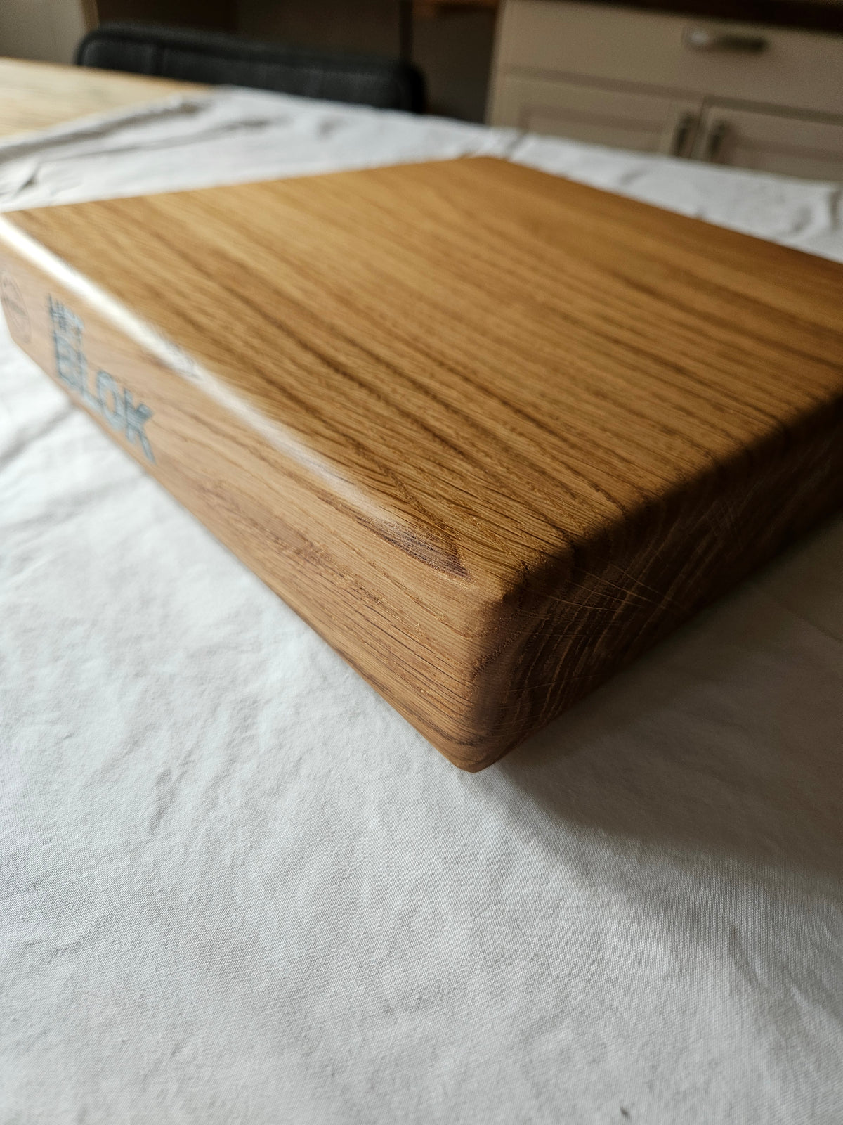 TXTRENDING "HET BLOK", massief eikenhouten snij- hakblok, Eikenhout, ambacht. puur, handgemaakt