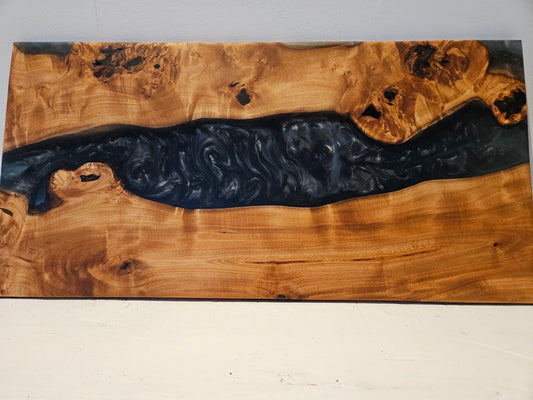 VERKOCHT!!🌌 TXTRENDING Borrelplank – Olijfhout & Epoxy | 48×24×1 cm | Handgemaakt in Nederland 🇳🇱 (referentie 26)