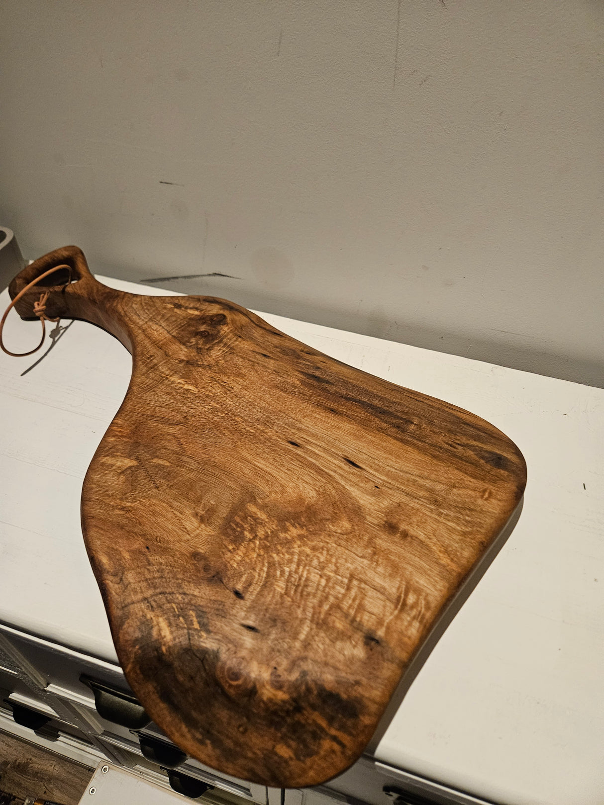 TX Trending Stoere Walnoten Borrelplank 57x33 cm – Handgemaakt – Massief Notenhout – Uniek Design