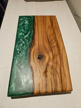TXTRENDING Eikenhouten Serveer- & Borrelplank met Groene Epoxy | 35×19×2,5 cm | Handgemaakt