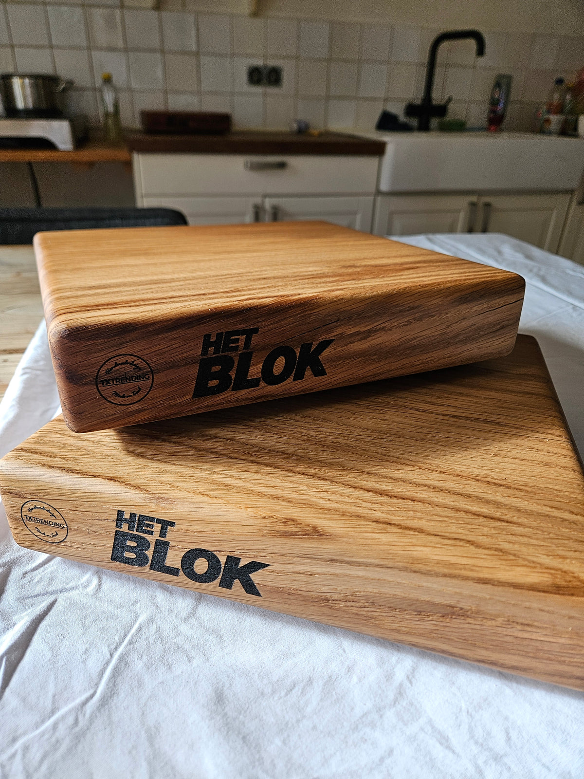 TXTRENDING "HET BLOK", massief eikenhouten snij- hakblok, Eikenhout, ambacht. puur, handgemaakt