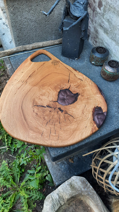 Eiken serveerplank met epoxy – Handgemaakt & vol karakter (ref. 03)   