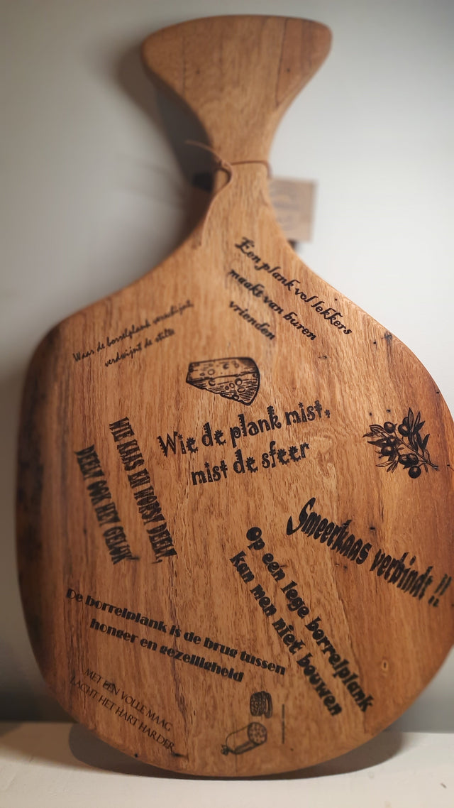 Houten borrelplank met gegraveerde teksten – Uniek cadeau bourgondiër