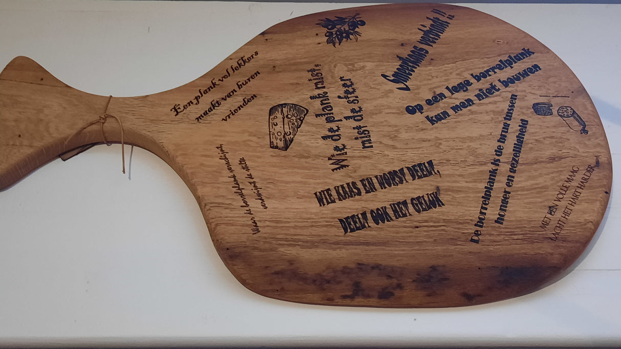 Houten borrelplank met gegraveerde teksten – Uniek cadeau bourgondiër