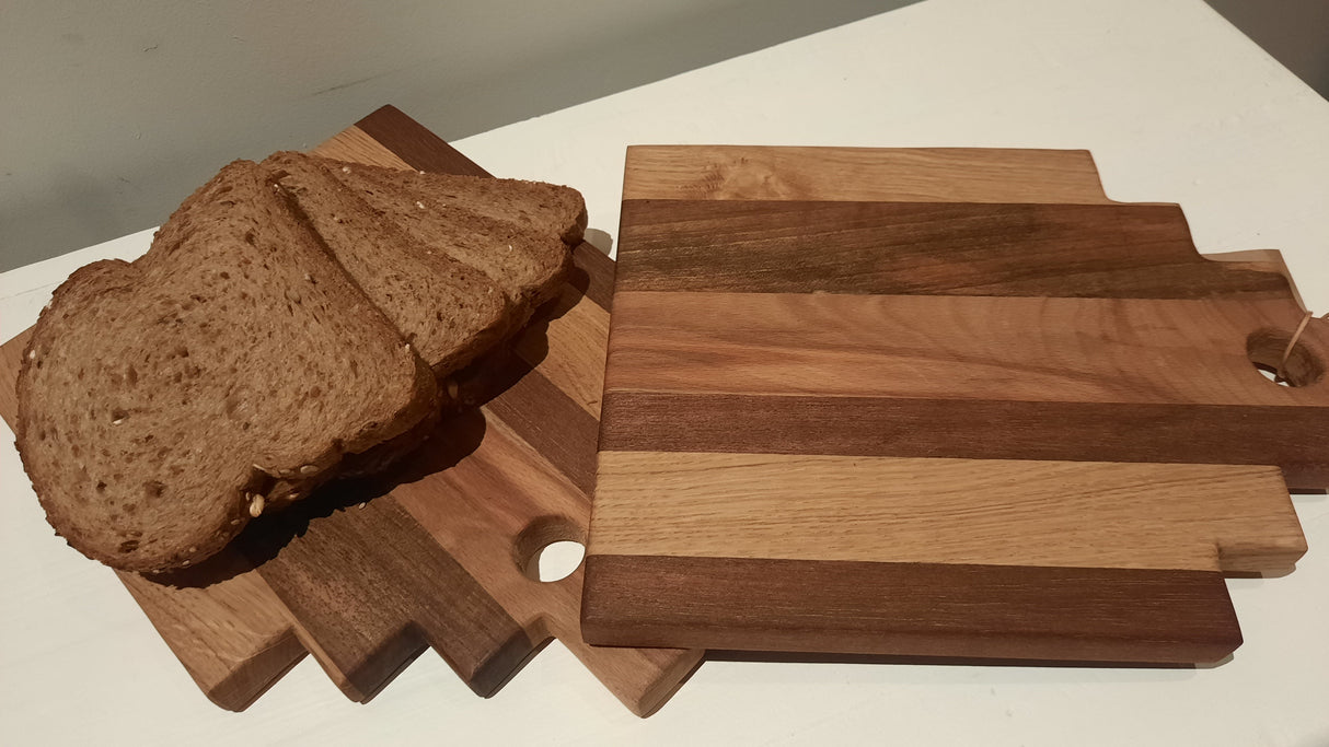  Houten Snijplanken TXTRENDING Set van 2 “Trapgevel” – Mahonie & Eiken