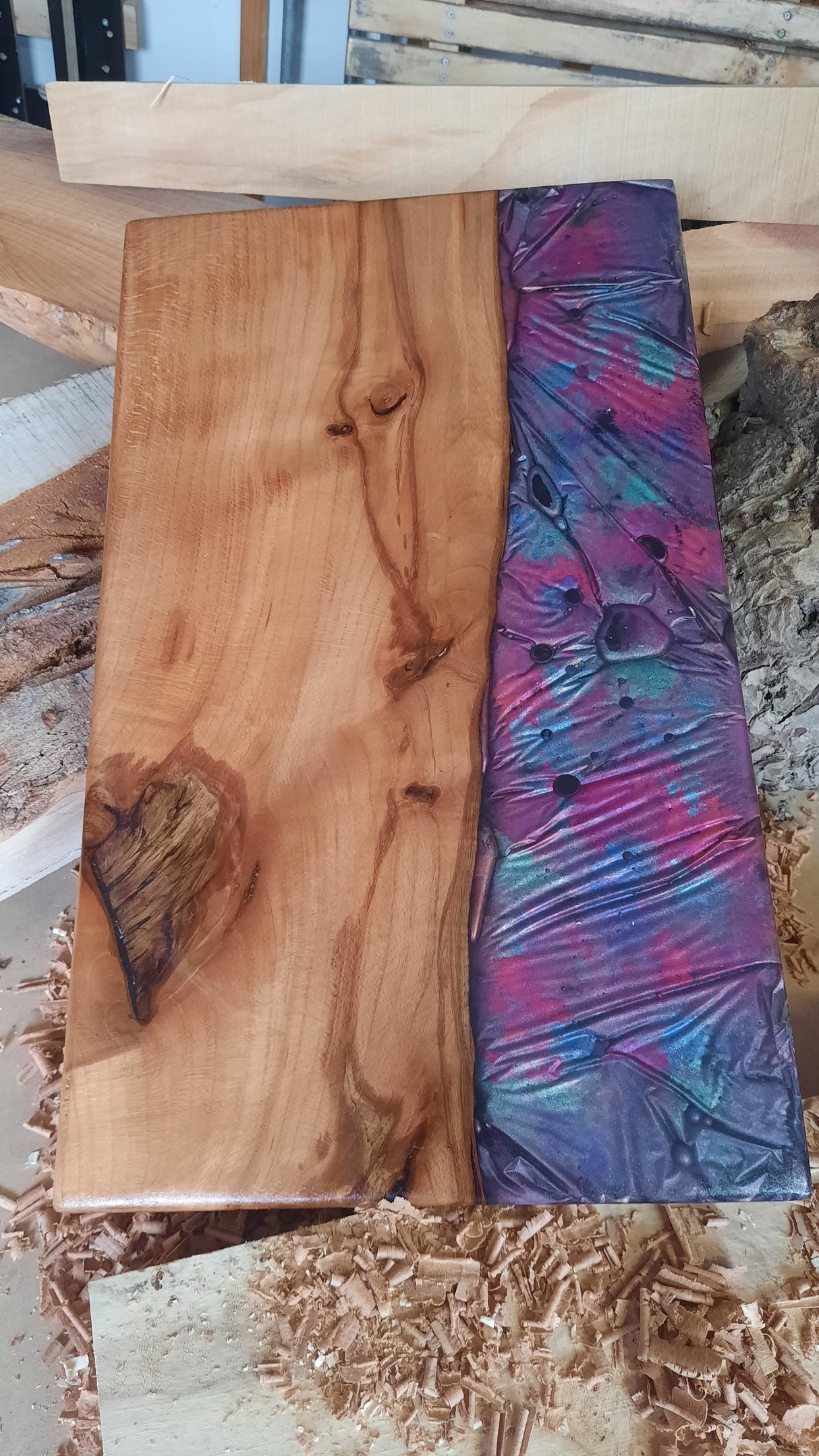 🌈 TXTRENDING Houten Plank met Kleurepoxy |28×35×2,5 cm(referentie 23)