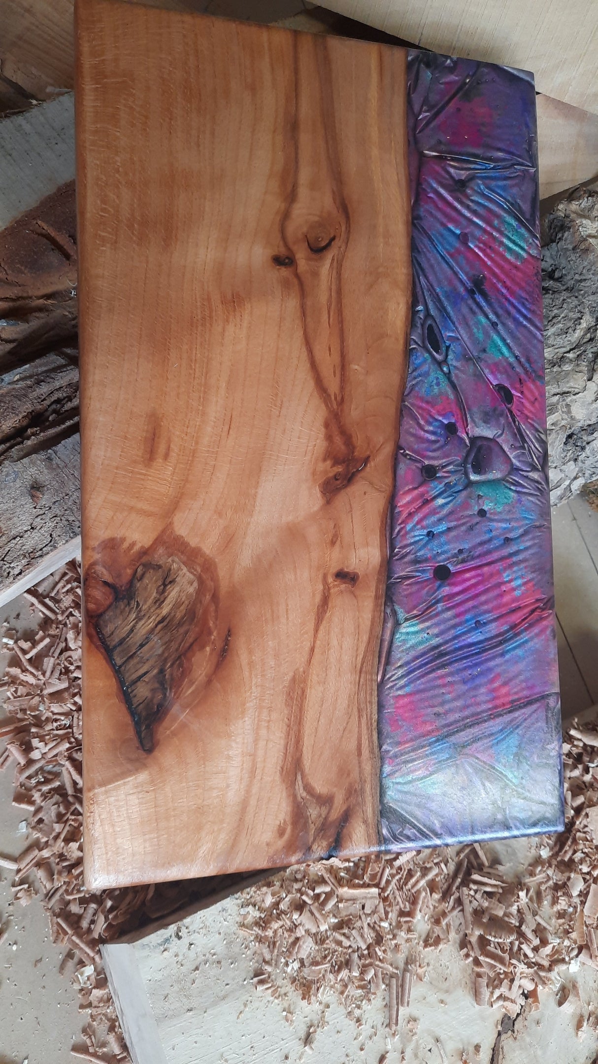 🌈 TXTRENDING Houten Plank met Kleurepoxy |28×35×2,5 cm(referentie 23)