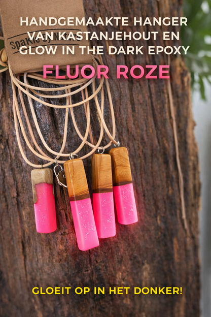 Glow in the Dark Hanger – Handgemaakt van Kastanjehout, Notenhout & Olijfhout – Epoxy Fluor Roze – Uniek & Ambachtelijk