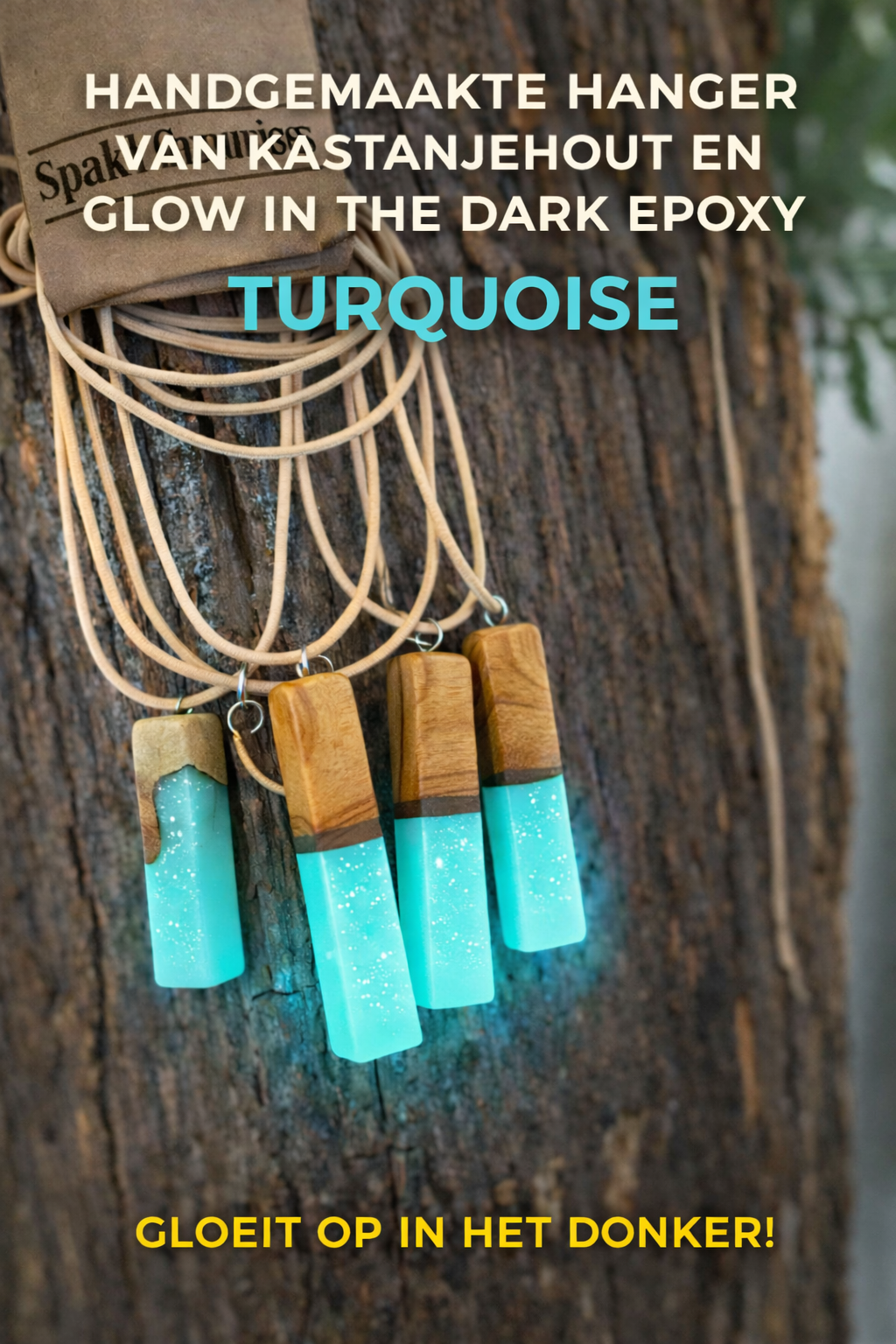 Glow in the Dark Hanger – Handgemaakt van Kastanjehout, Notenhout & Olijfhout – Epoxy Turquoise – Uniek & Ambachtelijk