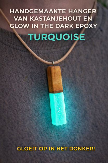 Glow in the Dark Hanger – Handgemaakt van Kastanjehout, Notenhout & Olijfhout – Epoxy Turquoise – Uniek & Ambachtelijk